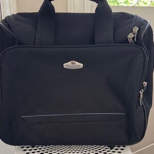 Ricardo Classic Black Travel Bag with 2 wheels